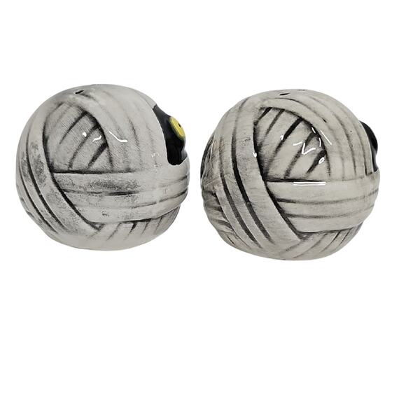 Halloween Mummy-Themed Ceramic Salt and Pepper Shakers Spooky Collectibles - Picture 4 of 6